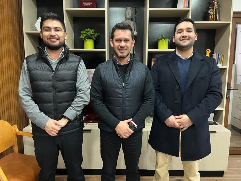 Dideco Muni Parral, Felipe Vásquez _ Alcalde Parral, Patricio Ojeda y Yoan Espinoza, casa discapacidad Parral